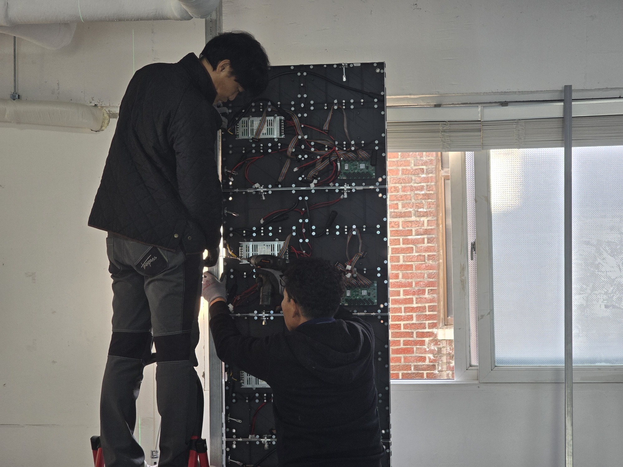 /user/s/ssled/editor/2512/d3d7026524e6622821984b16454498a3_1764742347_6012.jpg 이미지크게보기